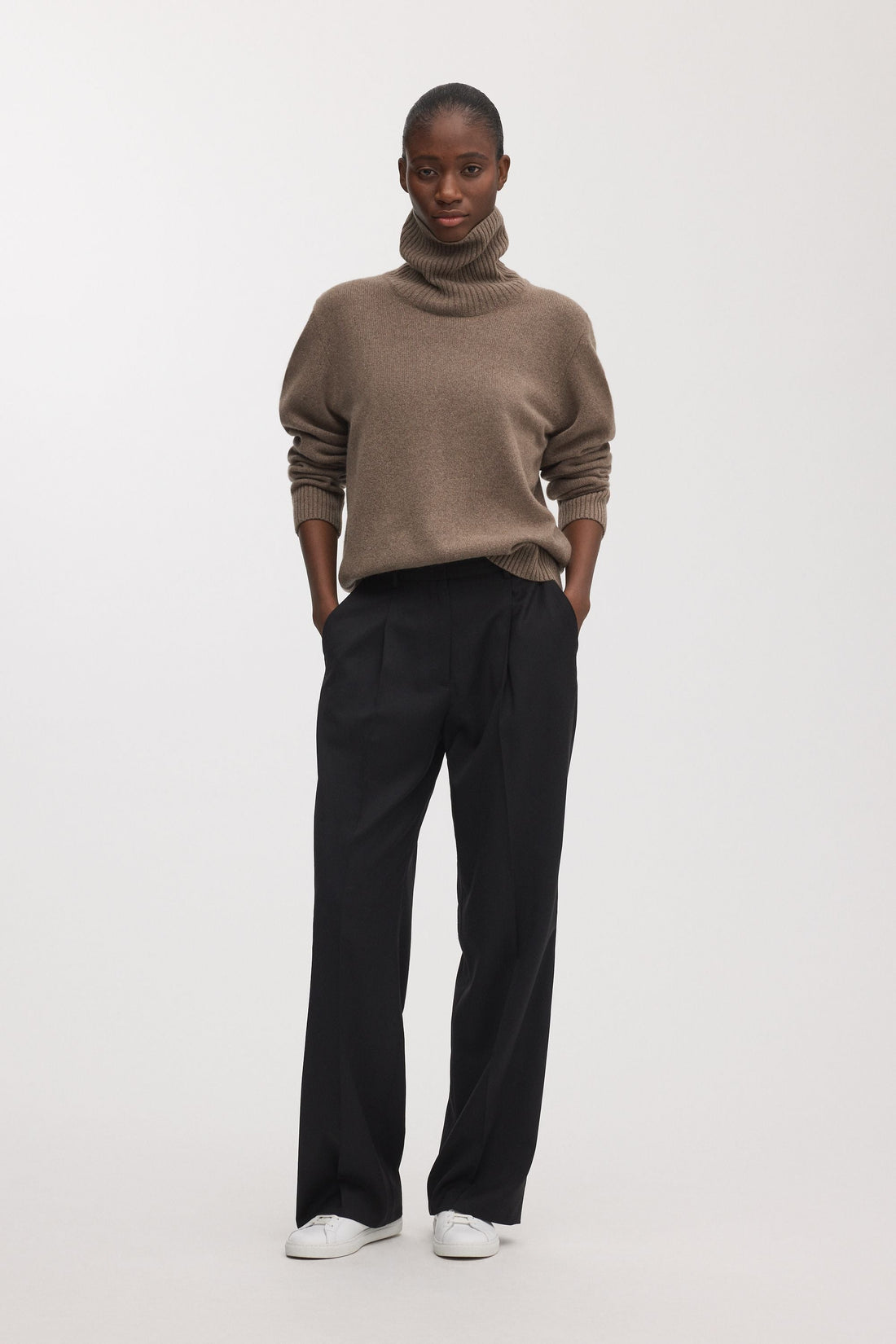 The Cashmere Roll Neck