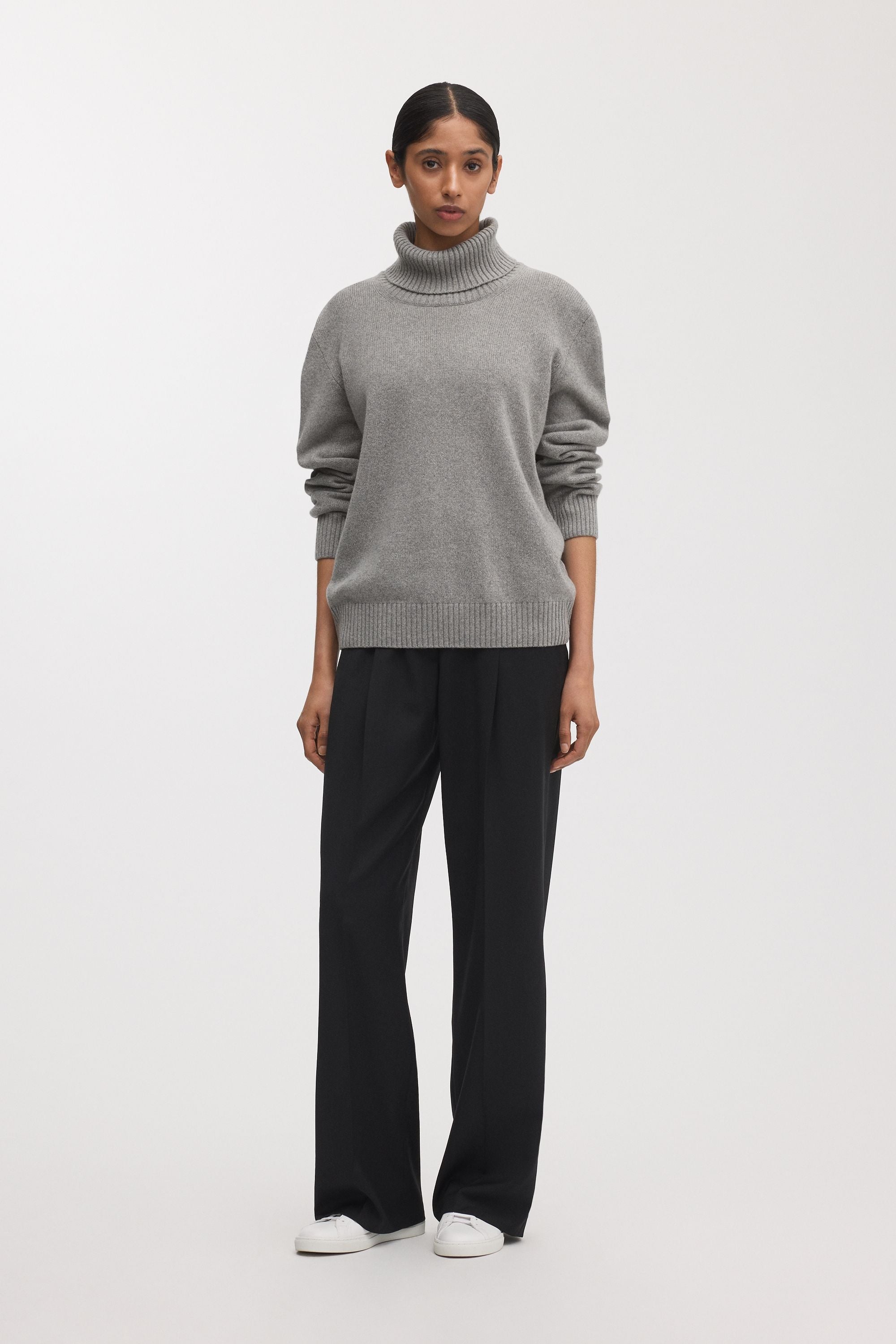 The Cashmere Roll Neck
