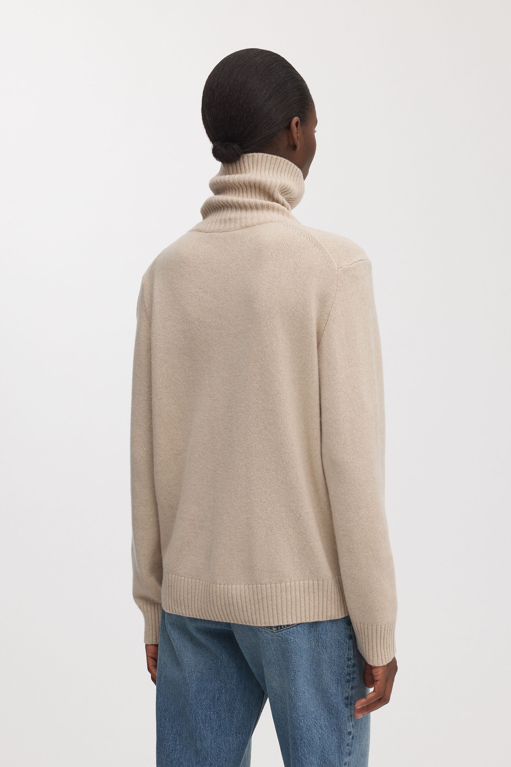 The Cashmere Roll Neck
