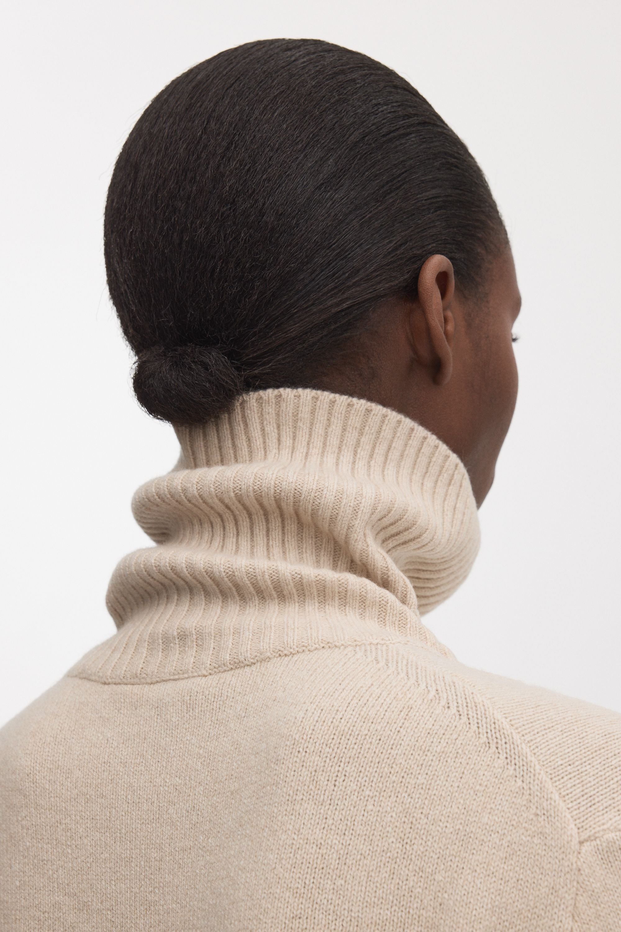 The Cashmere Roll Neck