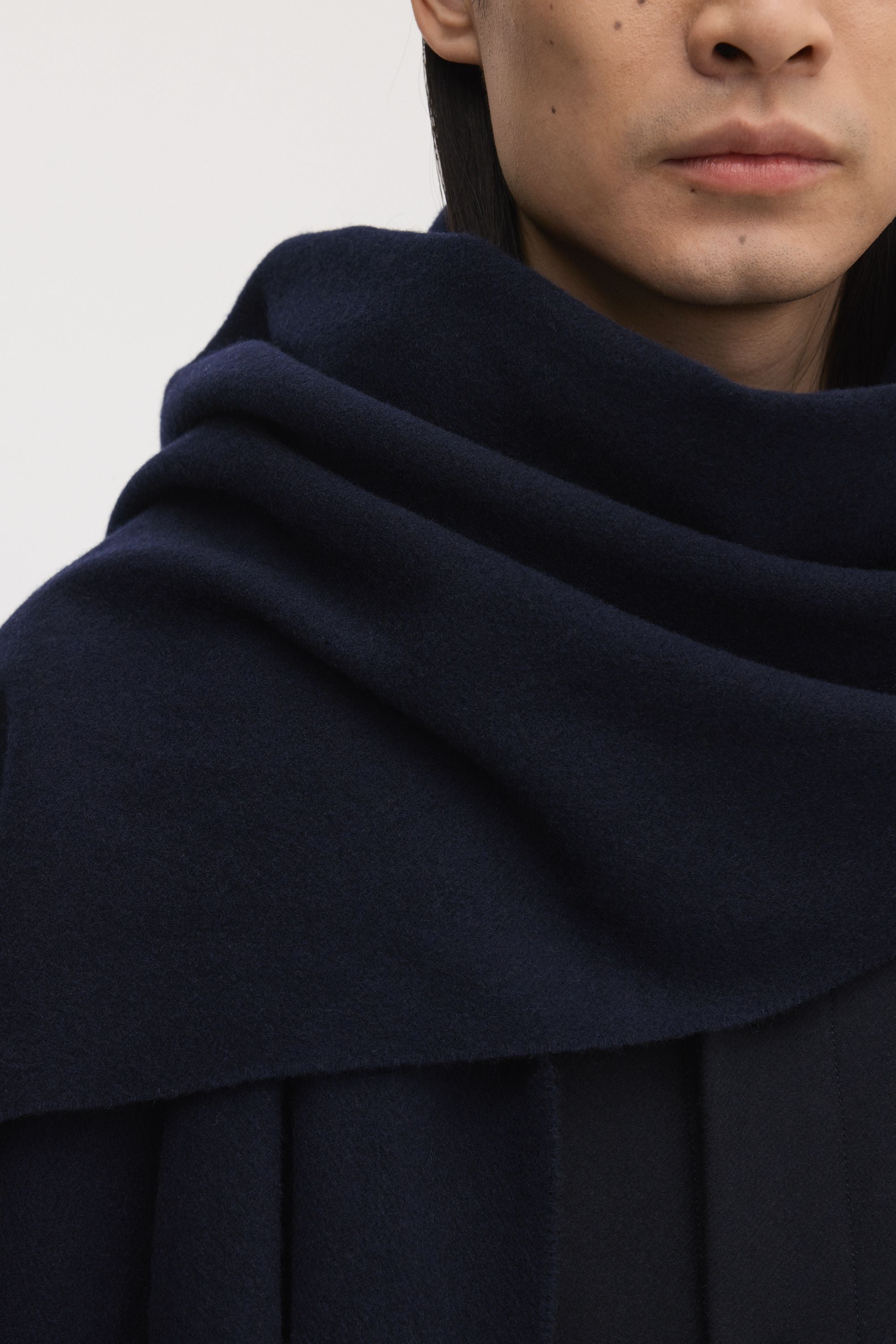 The Oversized Cashmere Wool Scarf