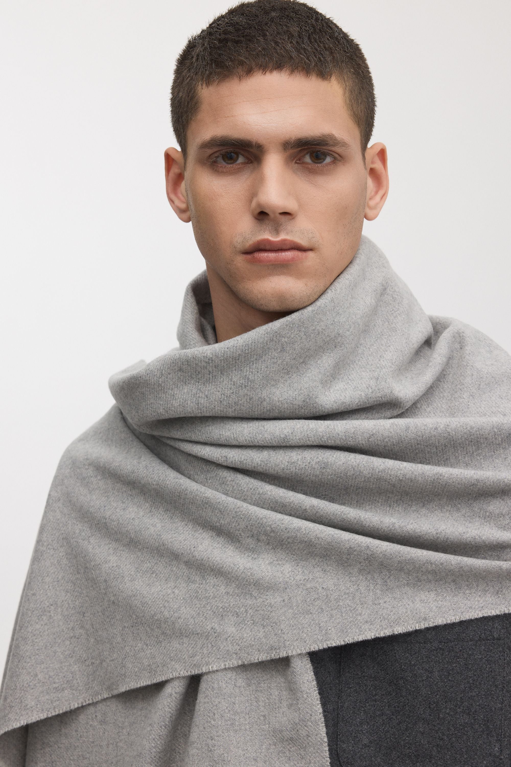 The Oversized Cashmere Wool Scarf