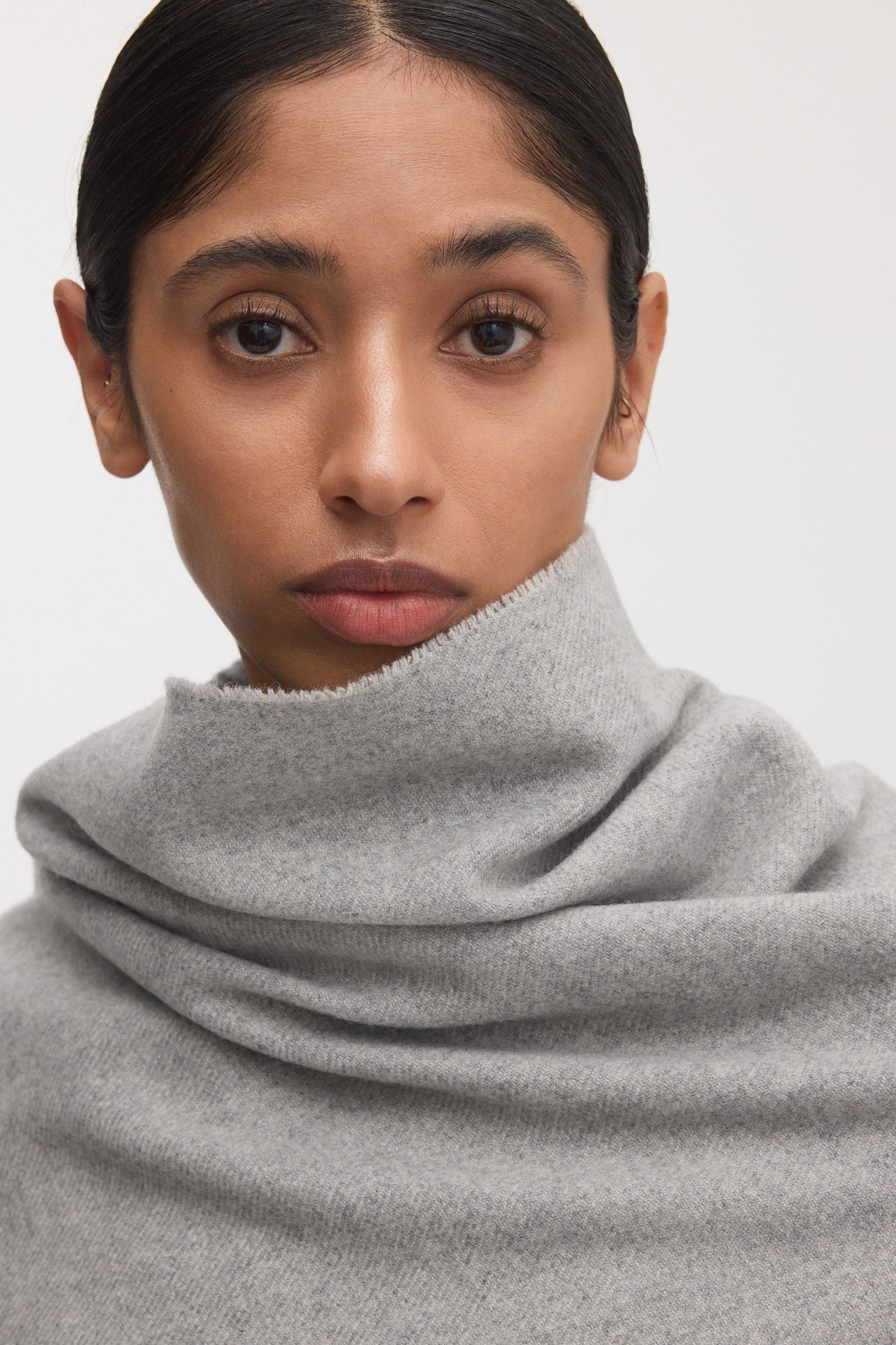The Oversized Cashmere Wool Scarf