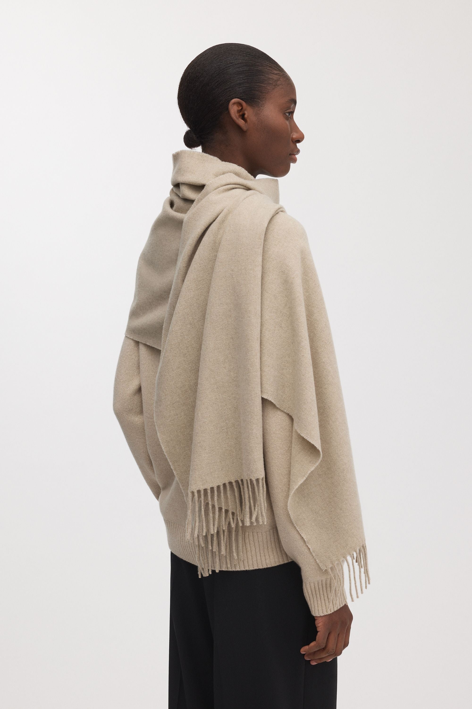 The Oversized Cashmere Wool Scarf